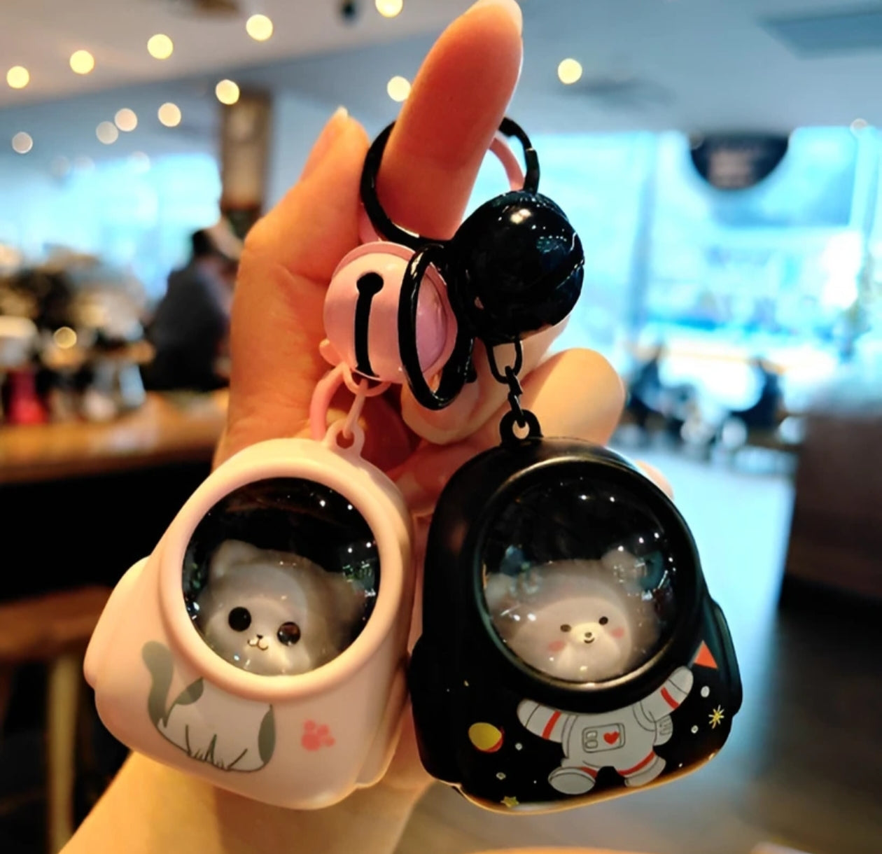 Cute Astronaut LED Light-Up Space Capsule Keychain – Starry Glow Bag Charm for Kids & Girls (Pack of 3, Random Color)