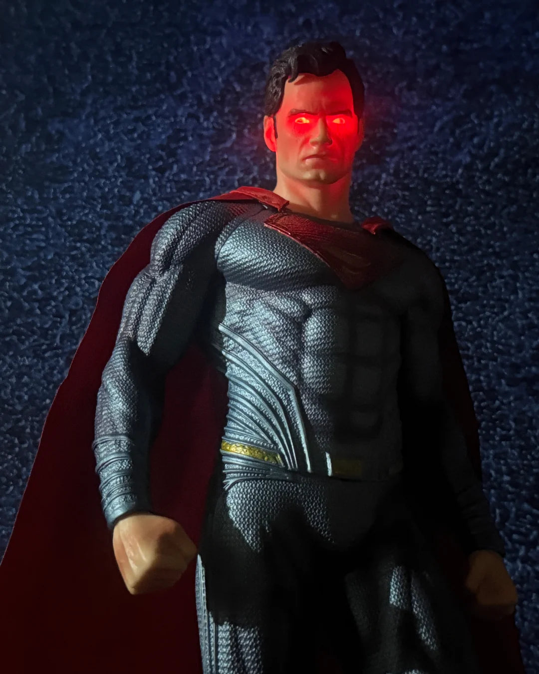 DC Superman Henry Cavill LED Light-Up Action Figure – 50cm Premium Limited Edition PVC Collectible Statue with Red LED Eyes & Display Base