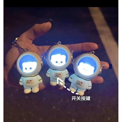 Cute Astro Bear Light-Up Backpack Keychain – White LED Glow Collectible Charm