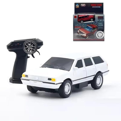 Bestie Toys 1:64 Mini Alloy RC Car – Retro Travel Car Model with LED Lights & Off-Road Design
