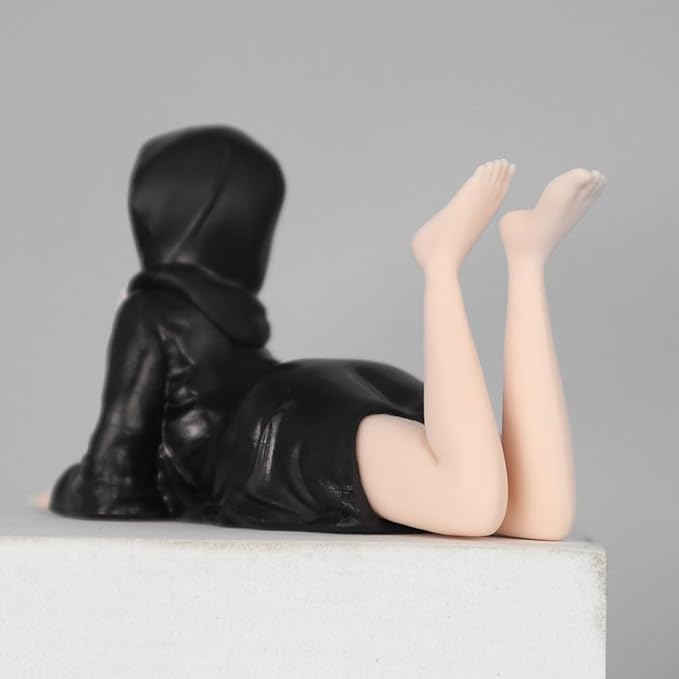Faceless Hooded Lady Reclining Pose Figurine – 12cm Black Mystery Girl Statue for Home & Desk Décor