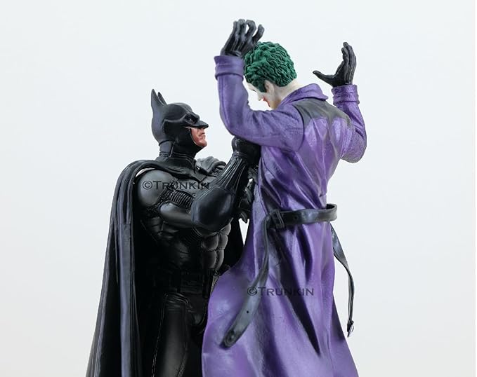 Batman vs Joker Showdown Statue – 30cm Premium PVC Collectible Figure