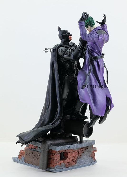 Batman vs Joker Showdown Statue – 30cm Premium PVC Collectible Figure