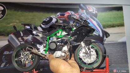 Kawasaki Ninja H2R 1:6 Scale Die-Cast Motorcycle – Metal Superbike with Smoke, LED Lights & Engine Sound