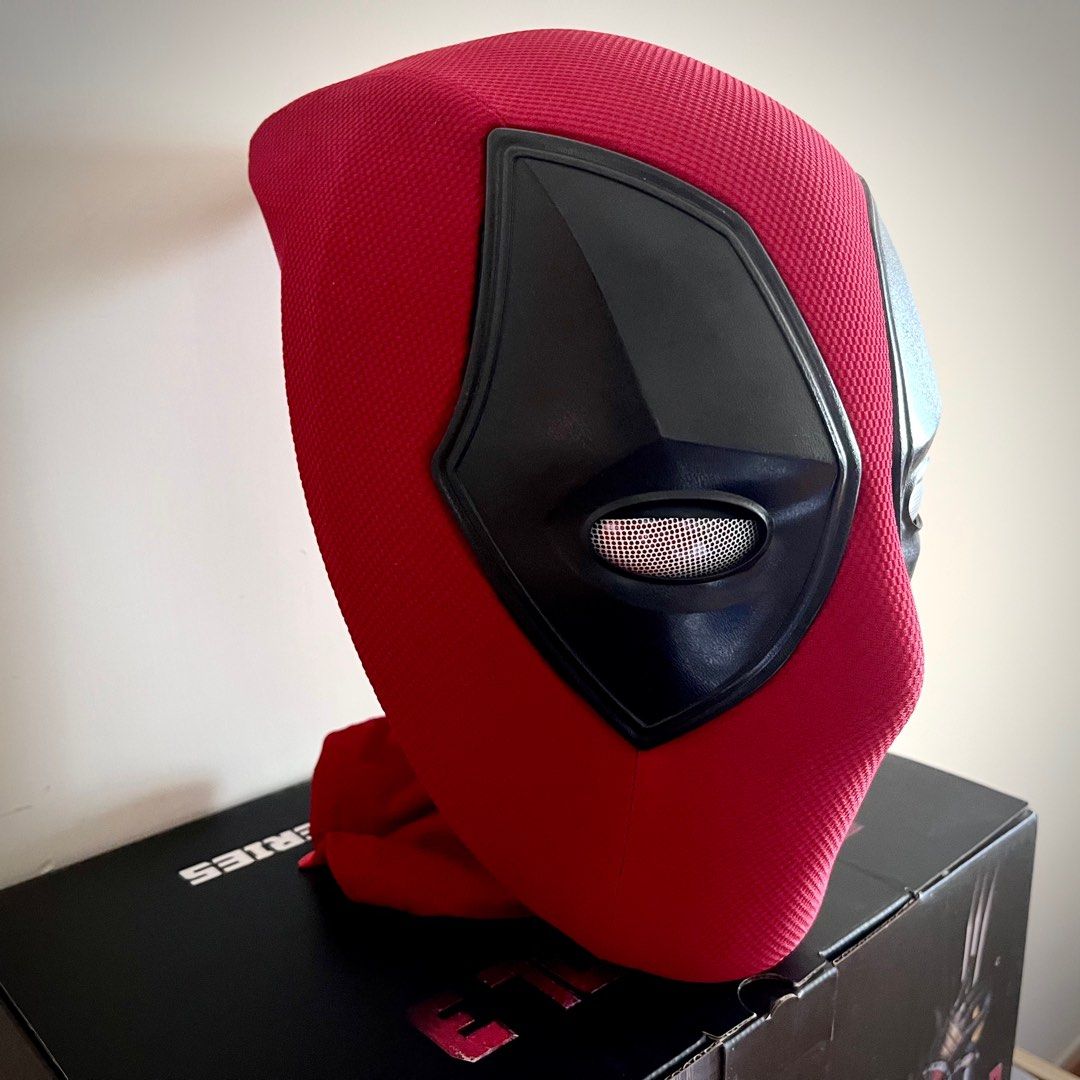 Deadpool Mask with Touch Light Control – Wearable Cosplay Collector Edition (Limited Edition)