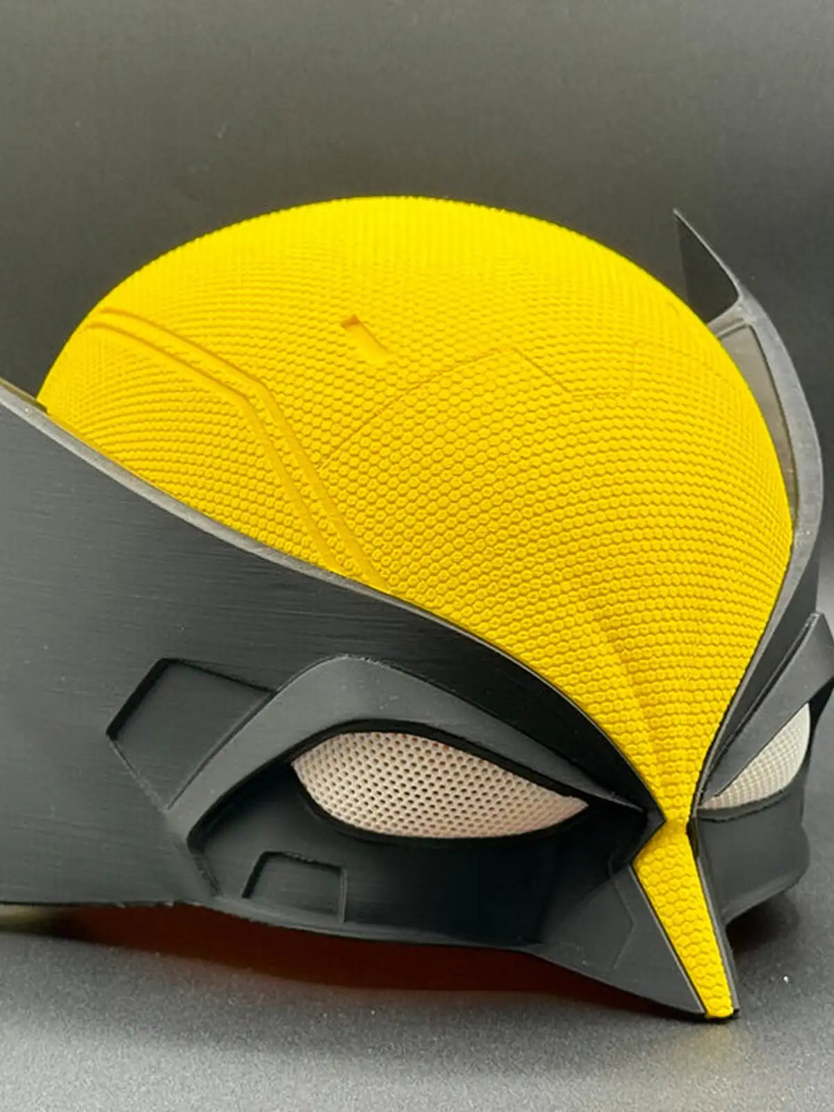 Wolverine Classic Yellow Mask – Full Headpiece Wearable Cosplay Collector Edition (Limited Edition)