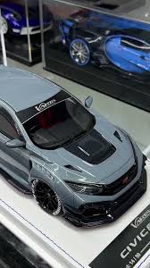Honda Civic Type R FK8 Varis Widebody – 1:18 Premium Diecast Model Car