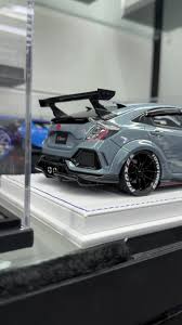 Honda Civic Type R FK8 Varis Widebody – 1:18 Premium Diecast Model Car
