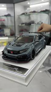 Honda Civic Type R FK8 Varis Widebody – 1:18 Premium Diecast Model Car