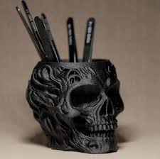 Wyn Vouge Skull Pen Stand – Black Plastic Desktop Organizer for Office & Study Table