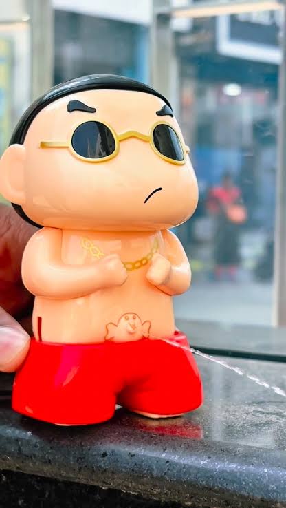 Shinchan "Susu Boy" Water Squirt Prank Toy – Hilarious Action Figure for Kids & Adults
